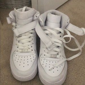 White Nike Air Force 1’s